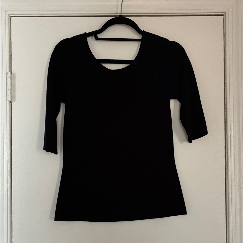 Wolford Elegant V-Neck Black Sweater